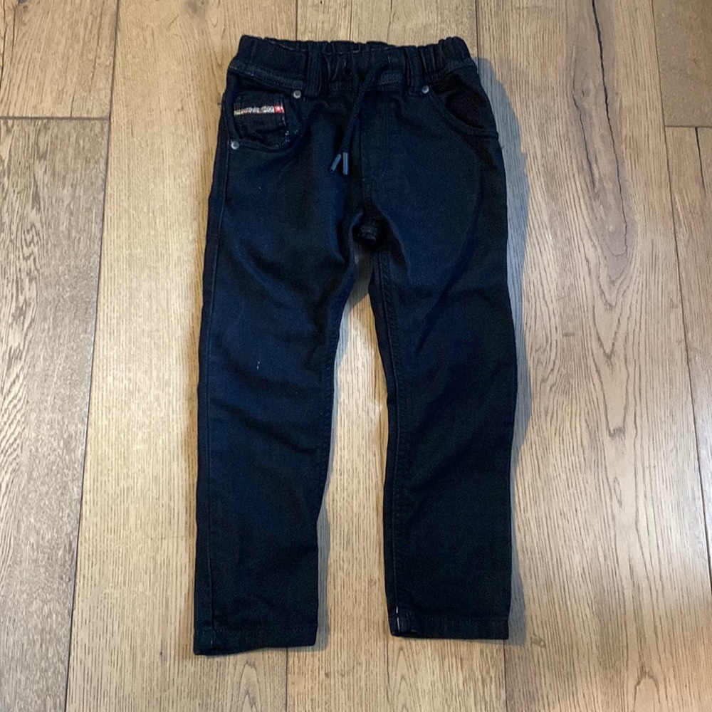 Diesel stretch skinny jean, elastic waist with drawstring. Sz 4t black